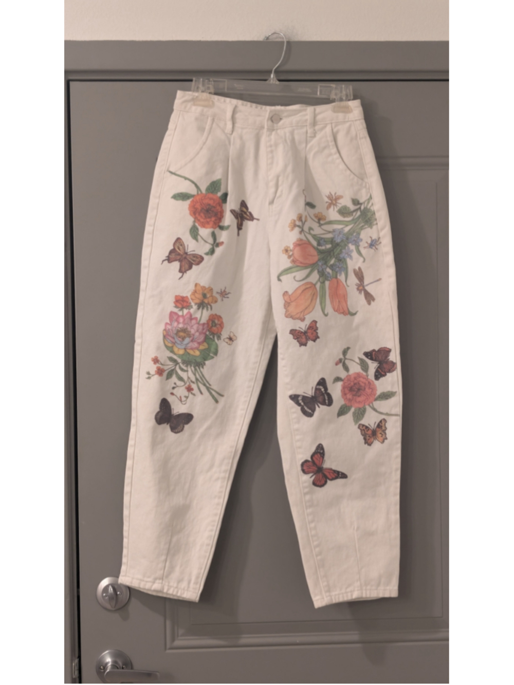 Women's SHEIN Floral Butterfly Print Ankle barrel Pants White Size M